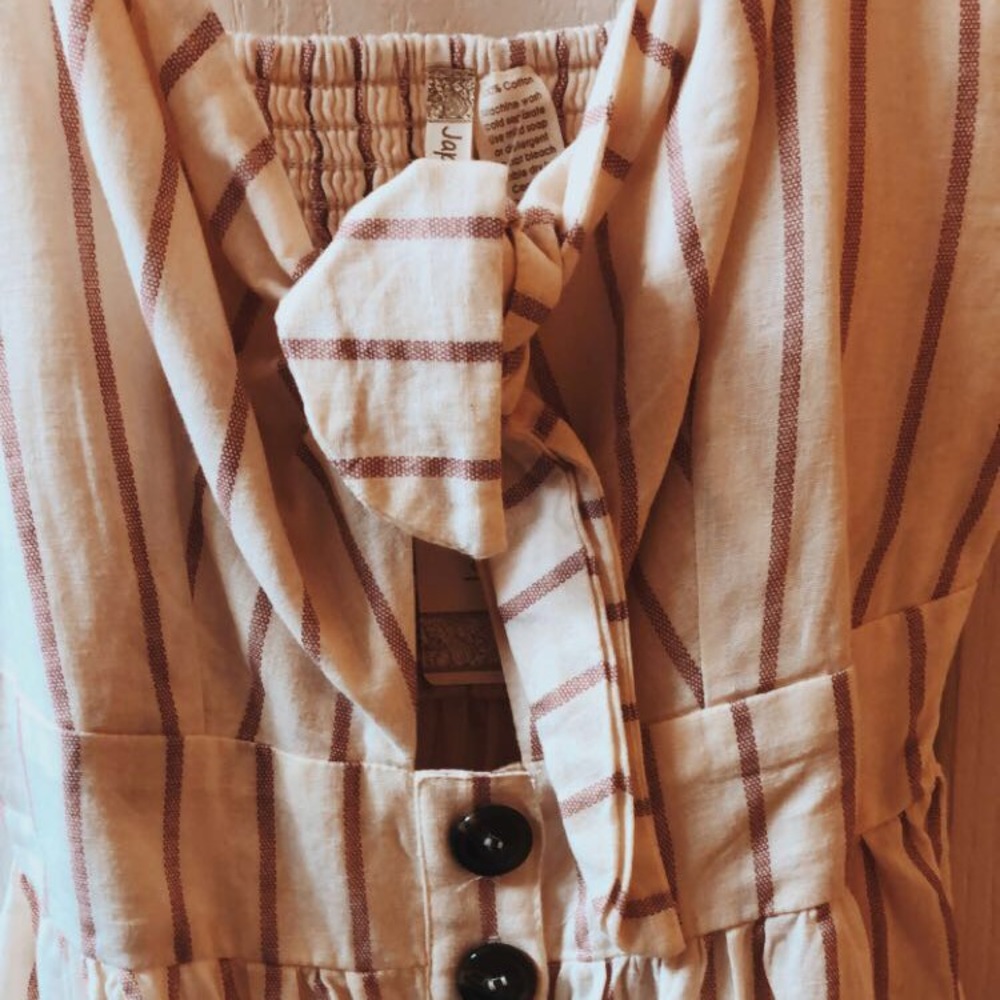 White Flowy Dress w/stripes 💫 - Picture 4 of 7